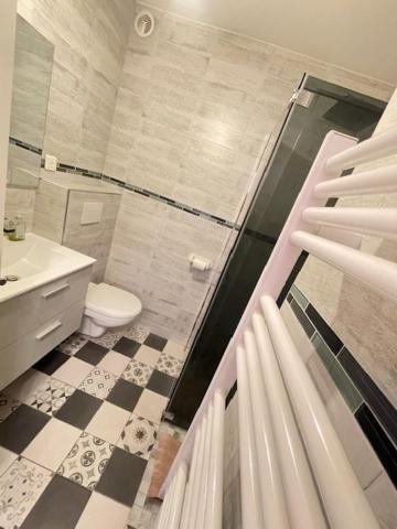 Appartement Face A La Mer Et Au Port Saint Laurent Du Var Avec Jardin Privatif מראה חיצוני תמונה